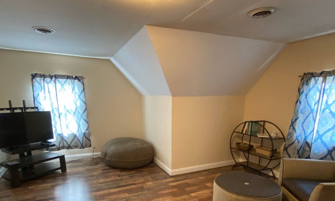 Madison Heights Casa | Cozy and quiet