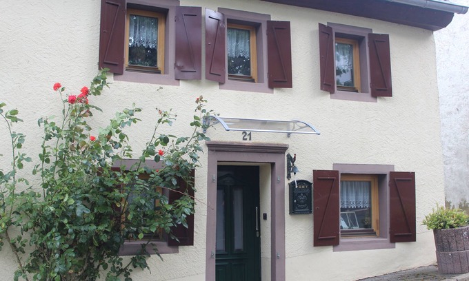 Krautscheid Casa | Cozy and rustic vacation home in the Eifel with terrace and garden