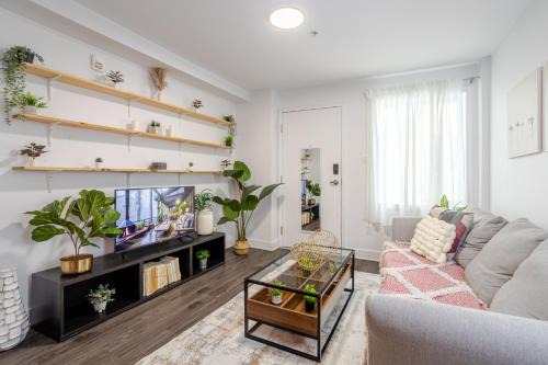 Griffintown Apartamento | Cozy and Spacious Condo Downtown