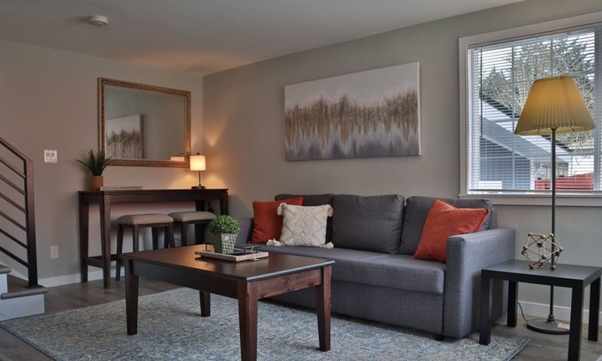 Shoreline Casa | Cozy and Stylish - 2BR Hideaway w/ EV Charging