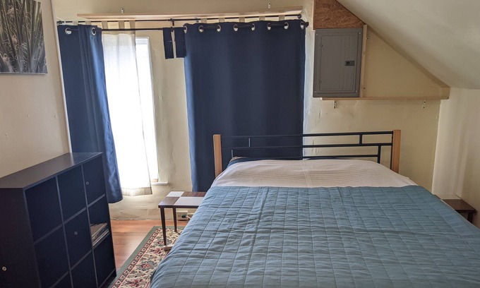 Winooski Apartamento | Cozy and unique full one bedroom apartment to yourself in owner occupied duplex.