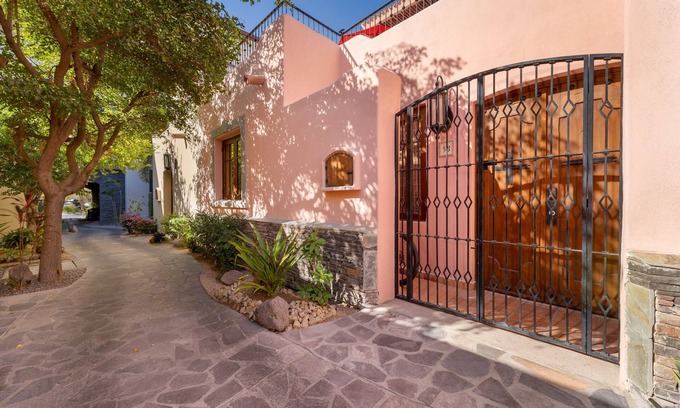 Nopolo Casa | CASA DE ALOHA cozy and well-appointed 2-bedroom, 2-bathroom home