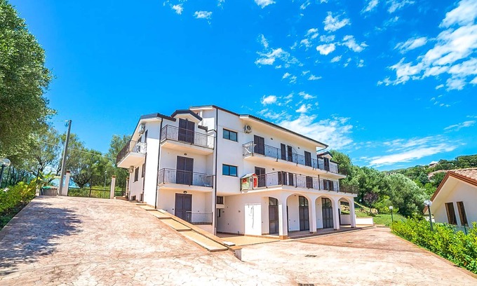 Policastro Bussentino Apartamento | Alojamiento de 2 habitaciones en Policastro Bussentino