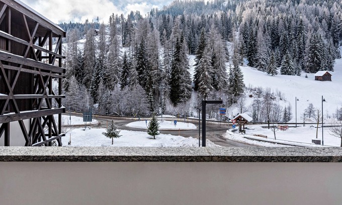 San Cassiano Apartamento | Acogedor apartamento "Dolomieu 23" con vistas a la montaña y Wi-Fi