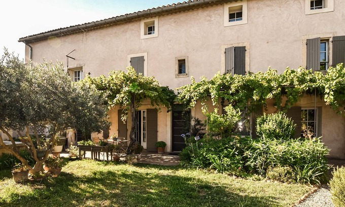 Morieres-les-Avignon Apartamento | Acogedor apartamento en.
