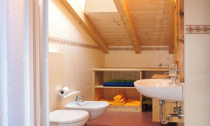 Velturno Apartamento | Cozy apartment with stunning views of the mountains