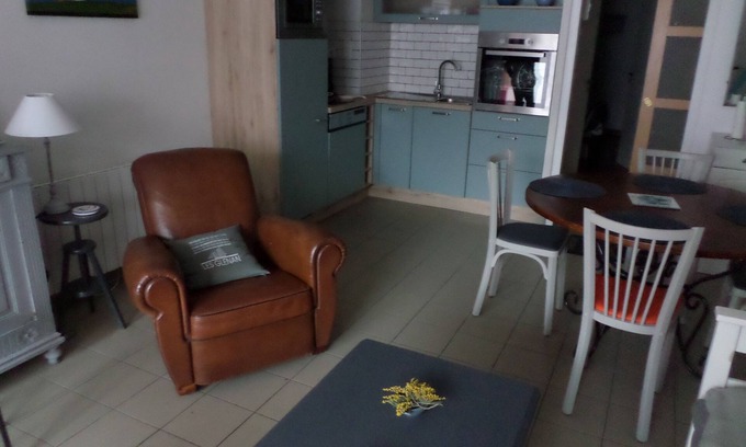 La Foret-Fouesnant Apartamento | Acogedor apartamento a 300m de la playa de kerleven con jardín.