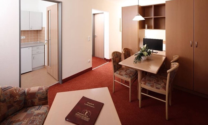 Neualbenreuth Apartamento | Cozy apartment with feel-good character (up to 2 people) right next to the Sibyllenbad