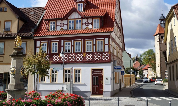 Bad Rodach Apartamento | Cozy apartment (56sqm) with a view of the historic Bad Rodach market