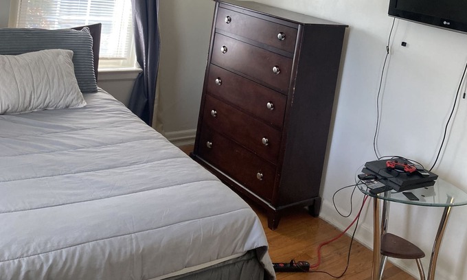 Norfolk Apartamento | Cozy Apartment 6 minutes away from Sentara Norfolk General Hospital!