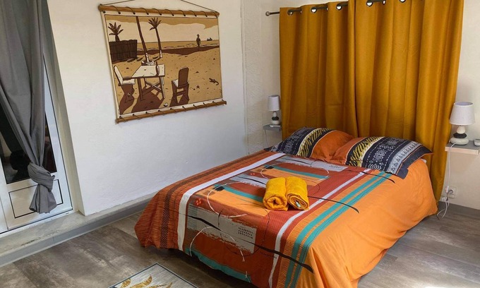 Saint-Denis Casa | Cozy apartment, air-conditioned, near CHU, city center, coastal entrance (beaches)