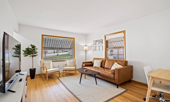 West Allis Apartamento | Cozy Apartment at West Allis - Free Parking