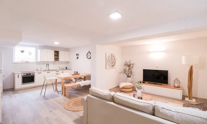 Zasip Apartamento | Cozy apartment Below Eden