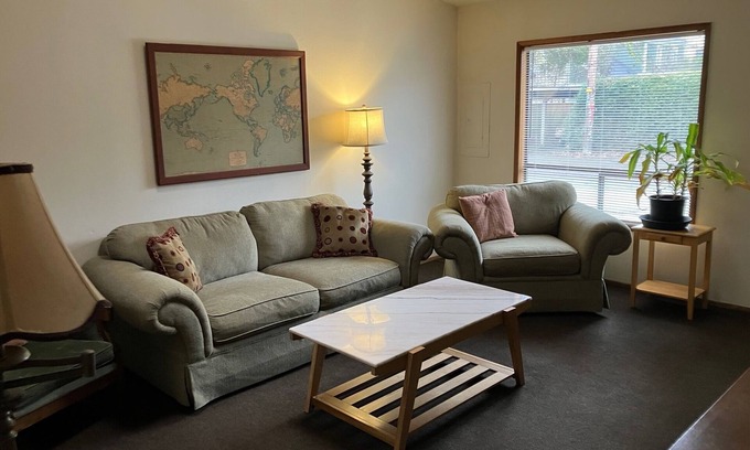 West Eugene Apartamento | Cozy Apartment Blocks from Downtown Eugene