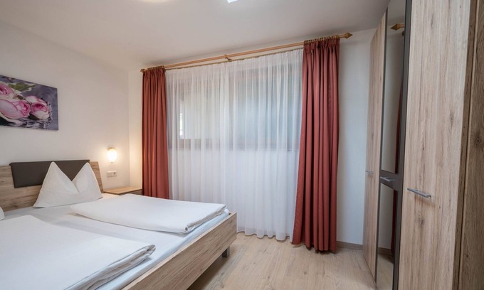 Mareta Apartamento | Cozy Apartment Edelweiss with Mountain View, Wi-Fi, Sauna, Terrace & Balcony; Parking Available