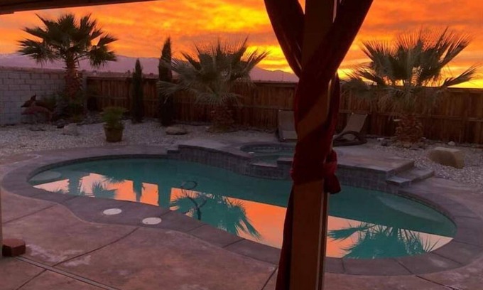 Victorville Apartamento | Cozy Apartment fast Wi Fi washer/dryer kitchen, pool & spa!