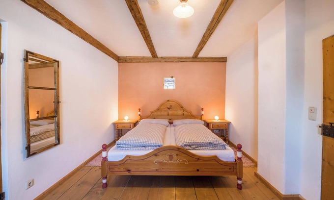 Unterammergau Apartamento | Acogedor apartamento "Ferienwohnung Gschwand" con vistas a la montaña