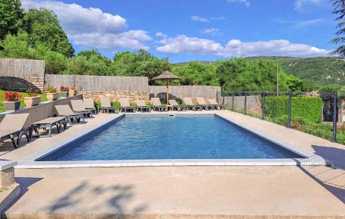 Vallon-Pont-d'Arc Apartamento | Cozy Apartment In Vallon Pont D'arc