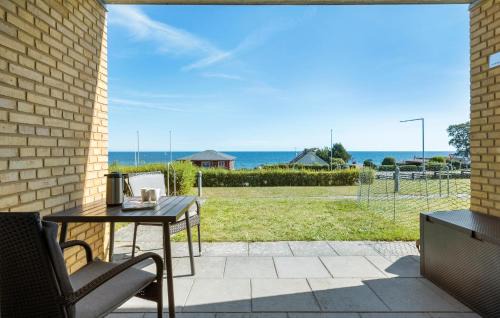Sandkaas Apartamento | Cozy Apartment In Allinge With Wifi