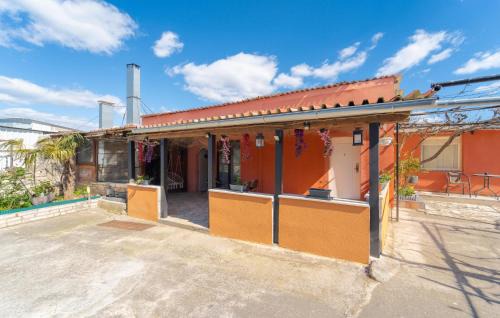 Donji Karin Apartamento | Cozy Apartment In Benkovac With Wifi