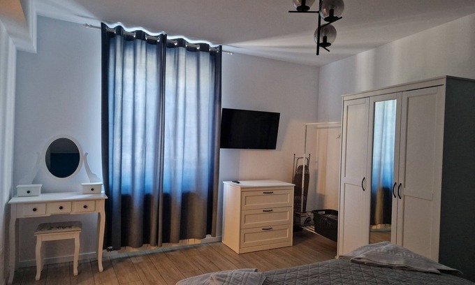 Doua Mai Condominio | Cozy apartment in charming Mangalia with AC,WiFi,free Parking beach side.Central