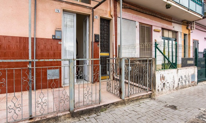 Fiumefreddo di Sicilia Apartamento | Acogedor apartamento en una zona encantadora.