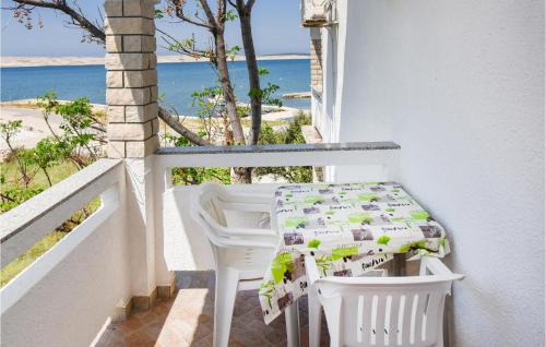 Kustici Apartamento | Cozy Apartment In Kustici With Wifi