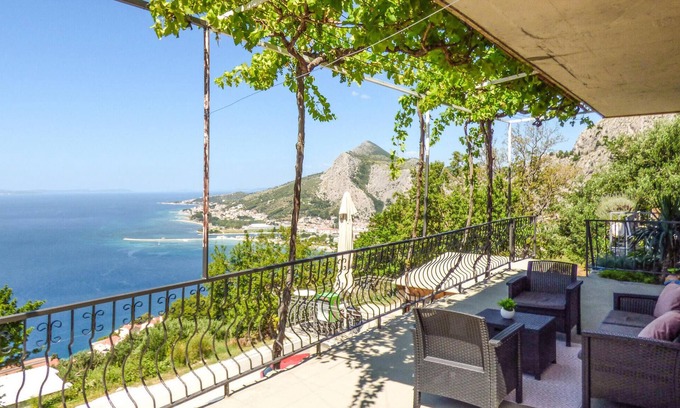 Borak Apartamento | Precioso apartamento en Omis con cocina