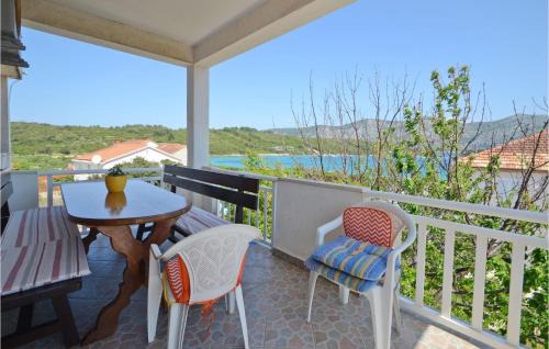 Kneza Apartamento | Cozy Apartment In Racisce With Wifi
