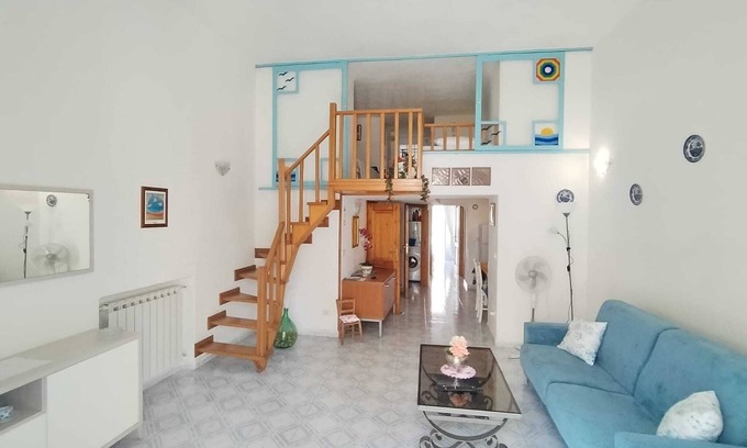 Ischia Porto Apartamento | Acogedor apartamento ubicado en el corazón del centro histórico de Ischia Ponte