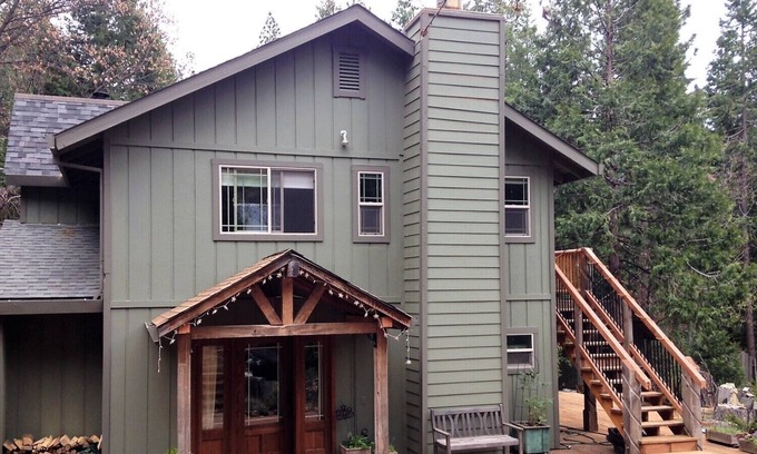 Apple Hill Casa | Cozy Apartment in the Pines