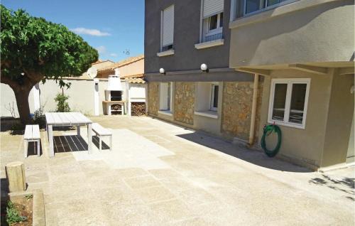 Vinassan Apartamento | Cozy Apartment In Vinassan With Wifi