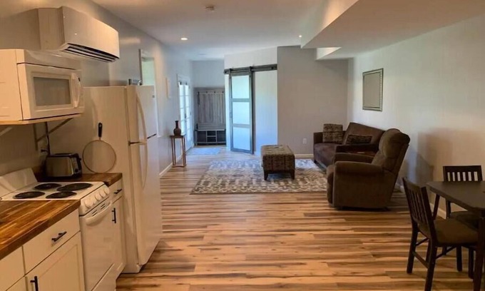 Ridgeway Apartamento | Cozy Apartment located on our 5-acre property