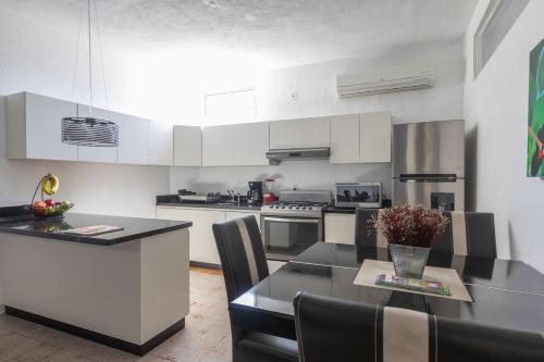 Colonia 5 de Diciembre Apartamento | Cozy Apartment Near Malecon & Beach With Private Terrace