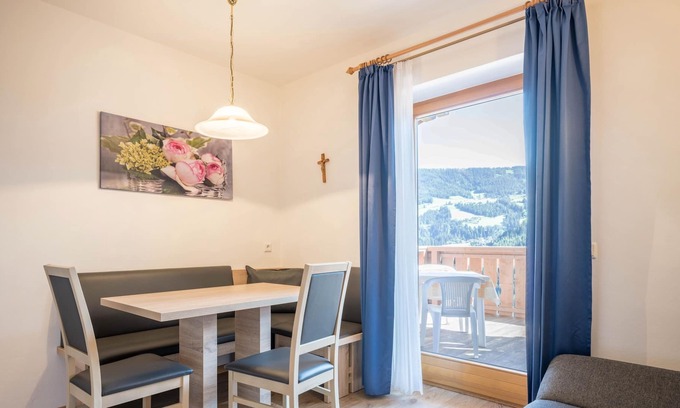 Mareta Apartamento | Cozy Apartment Schneeglöckchen with Mountain View, Wi-Fi, Sauna, Terrace & Balcony; Parking Available