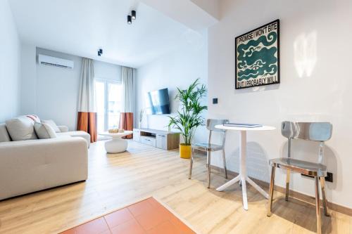 Makrigianni Apartamento | Cozy Apartment steps away from Acropolis and the Metro Station by Lumen Living