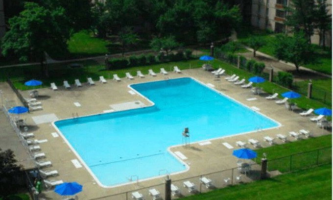 Paradise Apartamento | Cozy apartment in District Heights with Heat, WiFi, a pool and a gym.