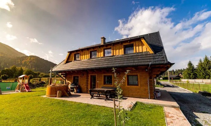 Lazisko Apartamento | Cozy apartment with a balcony and mountain view in Chalet