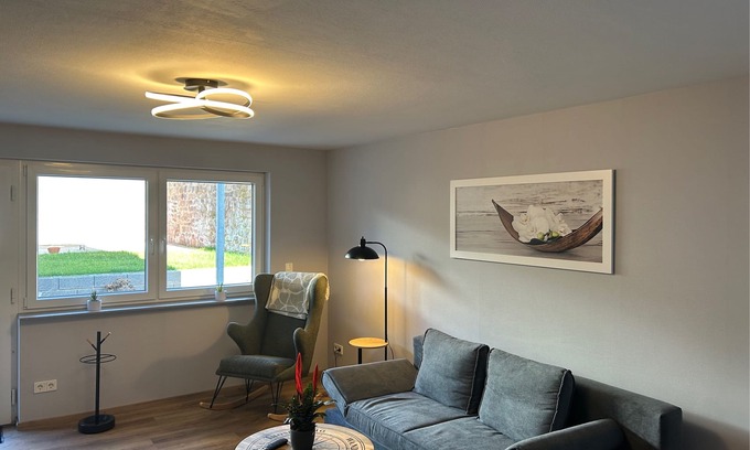 Heusweiler Apartamento | Cozy apartment with terrace and garden view