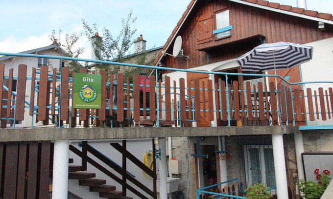 Vagney Cabaña | Apartamento acogedor cerca de iglesia en Vagney con terraza y chimenea