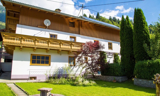 Rangersdorf Apartamento | Acogedor apartamento con vistas a la montaña en una zona tranquila, ideal para familias.