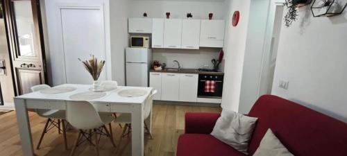 Lascari Apartamento | Cozy Apartment with Stunning Mountain Views