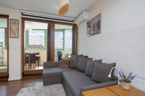 Ochota Apartamento | Cozy Apartment with Terrace Room near Warszawa Zachodnia by Noclegi Renters