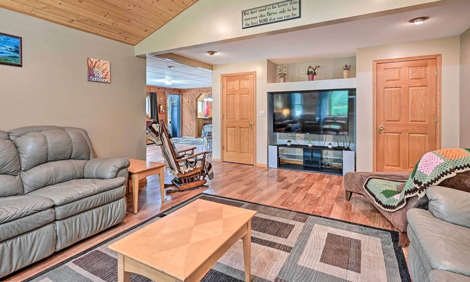 Arkdale Casa | Cozy Arkdale Home w/ Fire Pit, Walk to Lake!