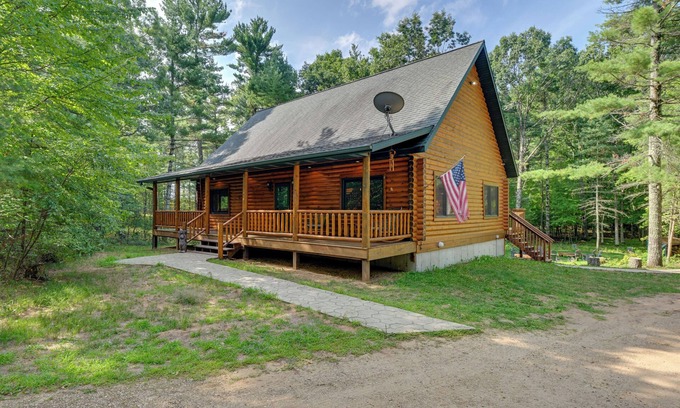 Arkdale Cabina | Cozy Arkdale Wood Cabin Near Petenwell Lake!