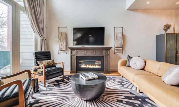 East Market District Apartamento | Cozy Art Deco Condo in the Vibrant NuLu District!