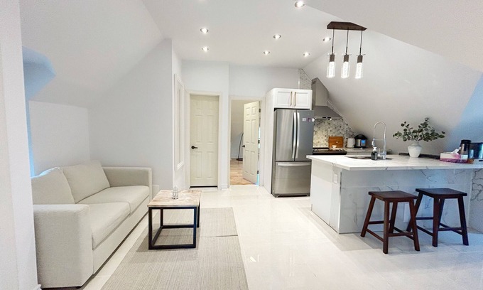 Grimsby Apartamento | Cozy Attic Apartment in Grimsby
