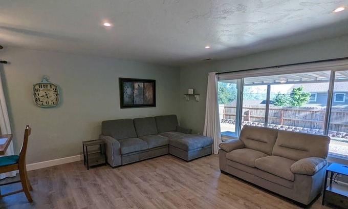 North Auburn Casa | Cozy Auburn Trails Retreat- Close to all Auburn has to offer!