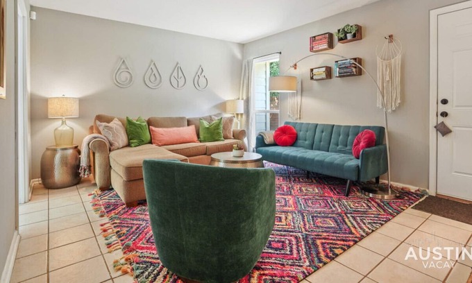 East Congress Casa | Cozy Austin Haven w/ Enclosed Patio and Backyard