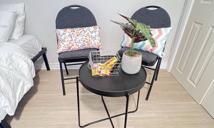 Rexdale Apartamento | Cozy Bachelor apartment| 2mins to major retail store